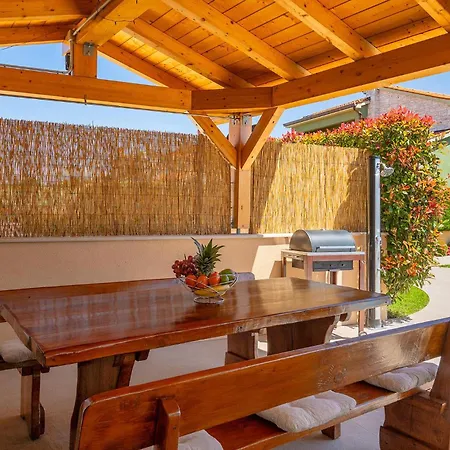 Holiday home Aurora Pula