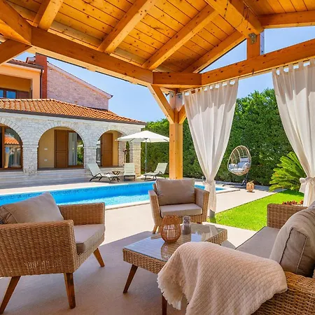 Aurora Holiday home Pula