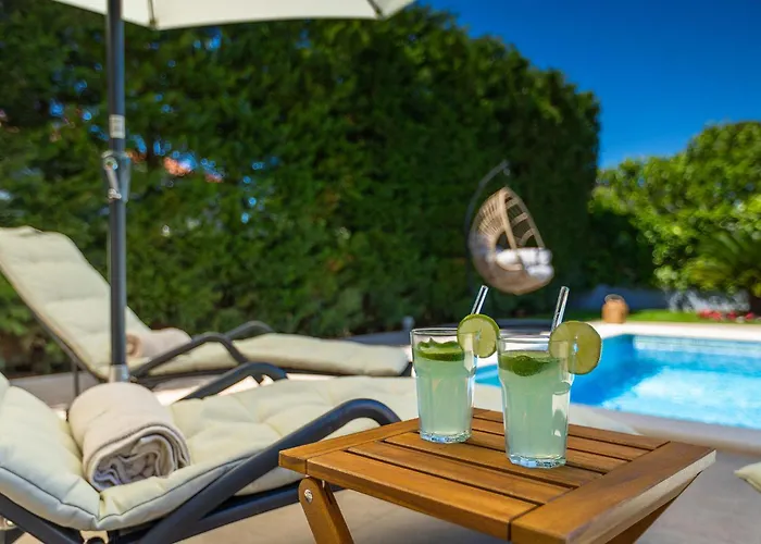 Aurora Tatil Evi Pula